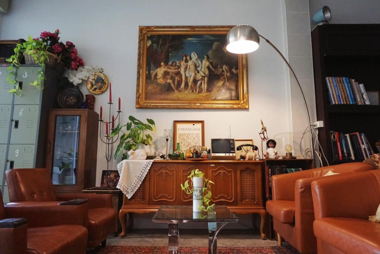Manee Guesthouse And Record บ้านมานี Chiang Mai Exteriör bild