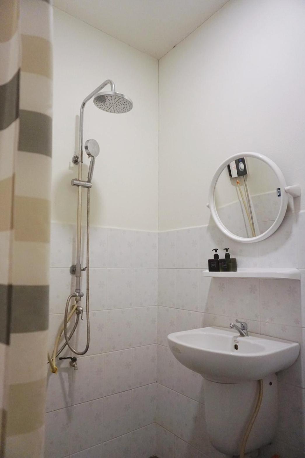 Manee Guesthouse And Record บ้านมานี Chiang Mai Exteriör bild