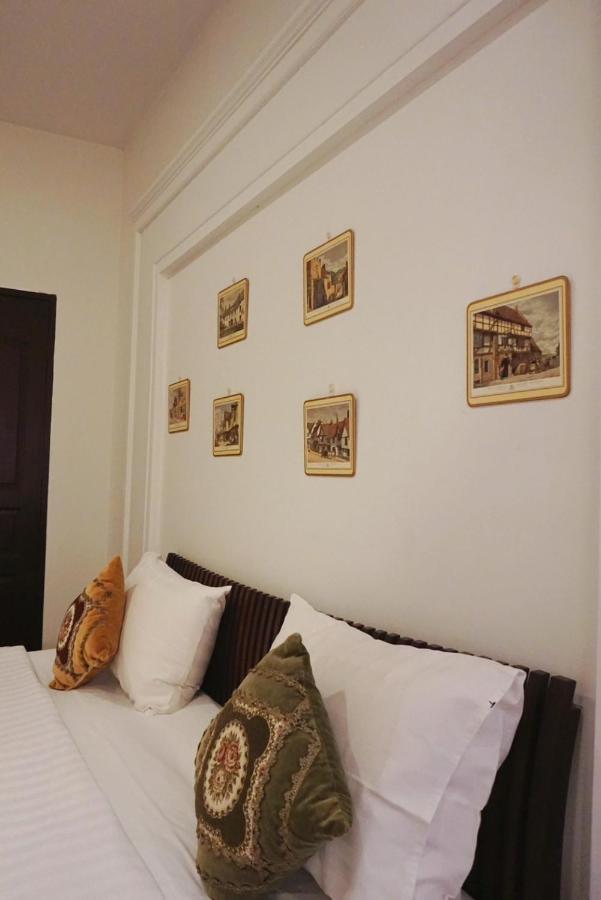 Manee Guesthouse And Record บ้านมานี Chiang Mai Exteriör bild