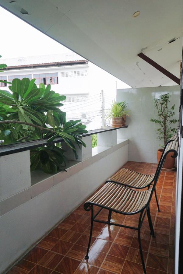 Manee Guesthouse And Record บ้านมานี Chiang Mai Exteriör bild