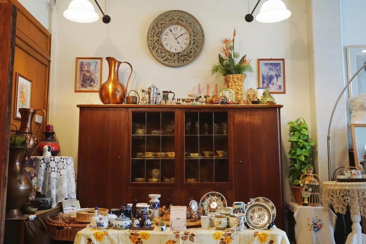 Manee Guesthouse And Record บ้านมานี Chiang Mai Exteriör bild